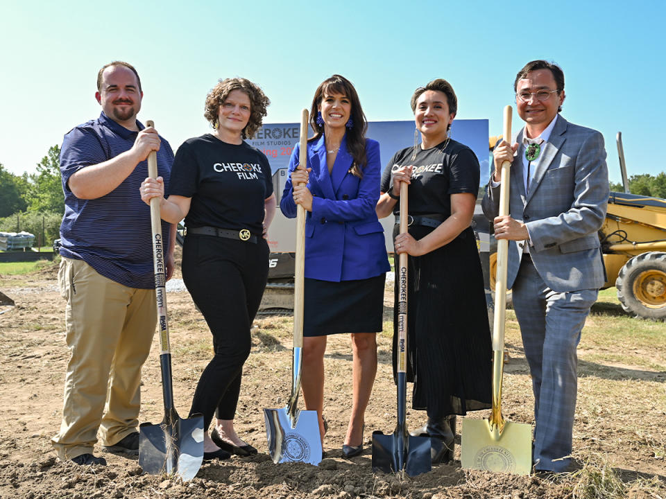 (L to R) Austin Parker, Tava Maloy Sofsky, Jennifer Loren, Maggie Cunningham, and Chief Chuck Hoskin Jr.