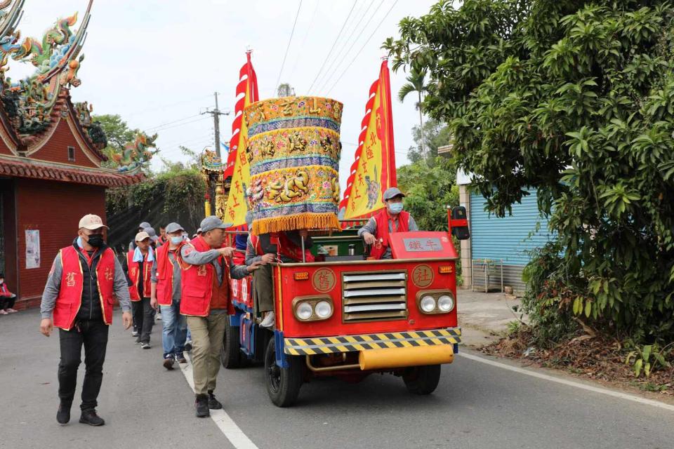 竹崎鄉五村十三庄白杞寮迎觀音請媽祖平安祈福遶境。   圖:嘉義縣政府提供