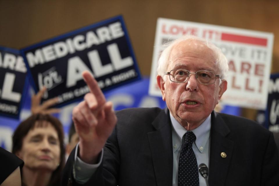 El senador independiente por Vermont, Bernie Sanders, presenta la ley Medicare para todos 2019 en Capitol Hill, Washington, el miércoles 10 de abril de 2019 (AP Photo/Manuel Balce Ceneta).