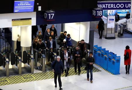 On the day that rail fares increase, passengers arrive at Waterloo Station in London, Britain January 2, 2018. REUTERS/Peter Nicholls