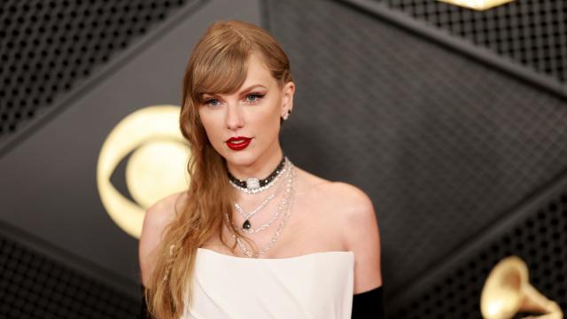 2024 Grammys Red Carpet: Looks and Arrivals (Photos)