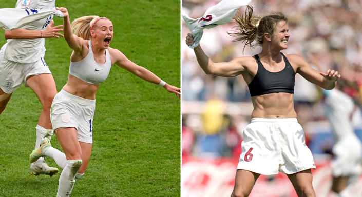 Chloe Kelly's celebration was in honor of Brandi Chastain's 1999 World Cup celebration, during which the American player revealed her black sports bra.  (Getty Pictures)