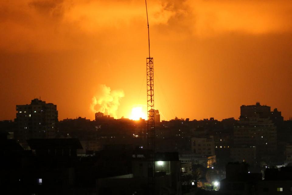 Des frappes israéliennes sur Gaza, le 5 août 2022. - ANAS BABA / AFP