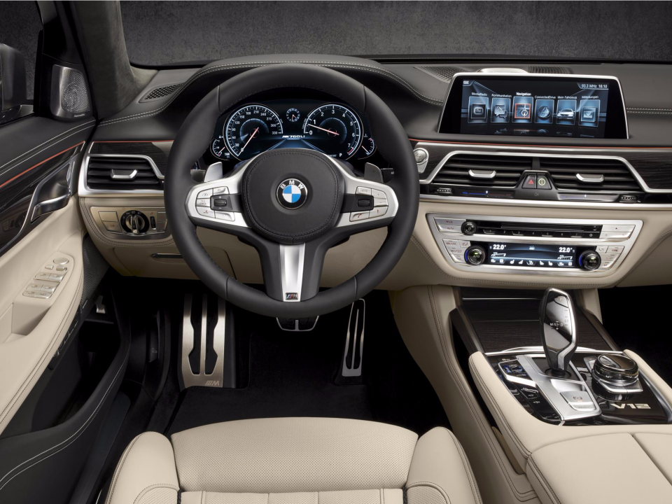 BMW M760i xDrive