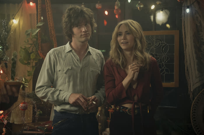 Will Harrison as Graham and Suki Waterhouse as Karen in Daisy Jones & The Six