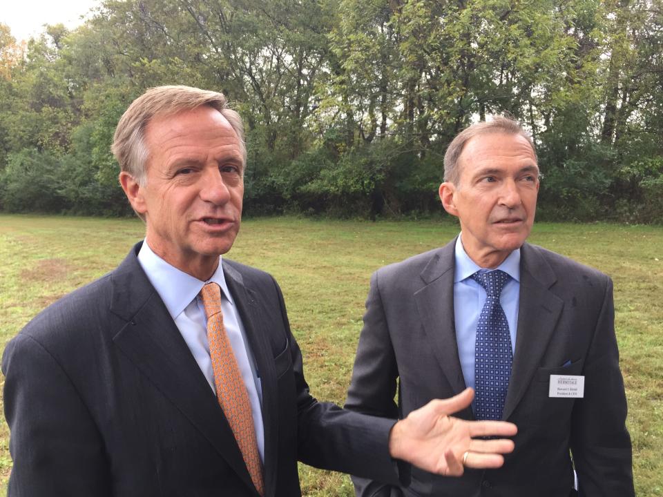 Gov. Bill Haslam with Andrew Jackson Foundation President and CEO Howard Kittell when the state transferred ownership of 460 acres once owned by Andrew Jackson to the foundation at The Hermitage.