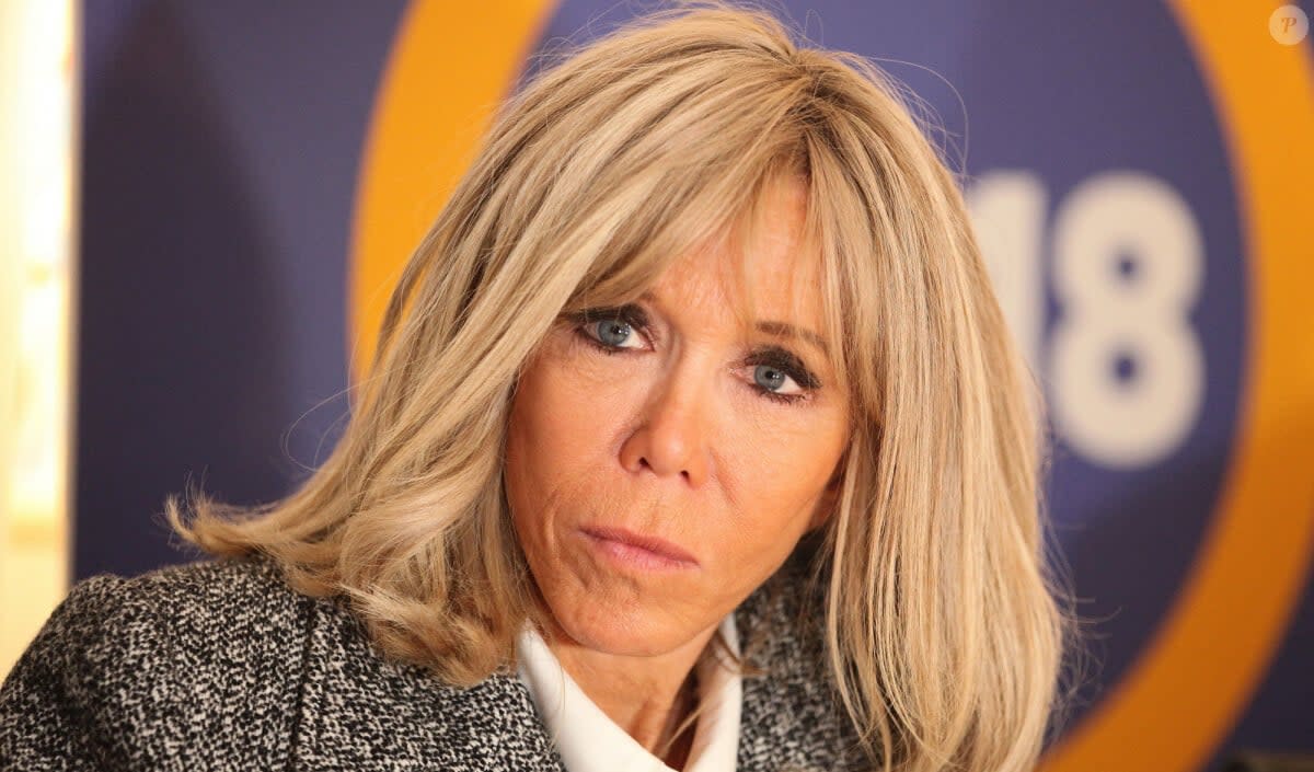 <p>L'un des petits-neveux de Brigitte Macron a été agressé à Amiens.</p>
<p>Brigitte Macron visite les locaux de l'association e-enfance à Paris. L'Association e-Enfance protège les mineurs sur internet et informe sur les dangers potentiels (cyberharcèlement, revenge porn...) © Jonathan Rebboah / Panoramic / Bestimage</p>
<p></p> - © BestImage, Jonathan Rebboah / Panoramic / Bestimage