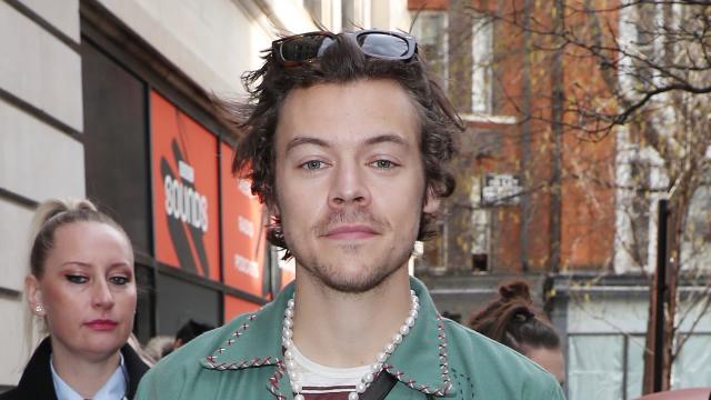 Harry Styles' Best Fashion Moments That Broke Every Gender Norm – SheKnows