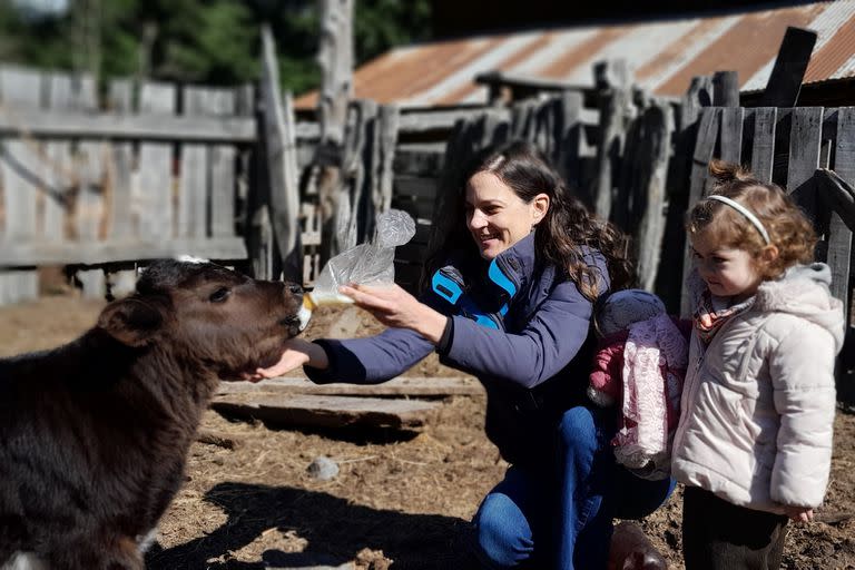 Muchas de las actividades de la granja las comparten con sus hijas