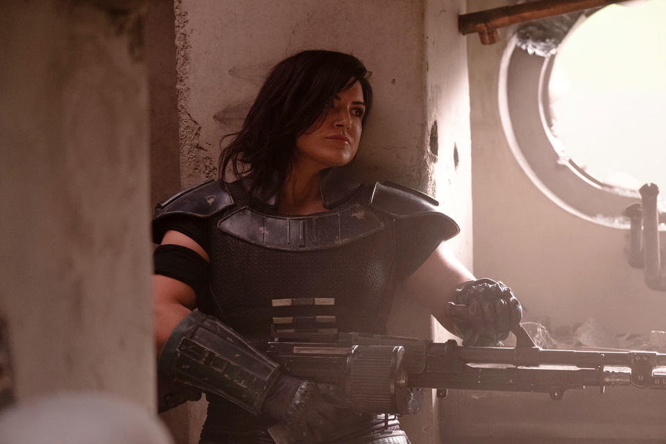 Cara Dune (Gina Carano) in Lucasfilm's THE MANDALORIAN. (Melinda Sue Gordon/© 2018 Lucasfilm Ltd)