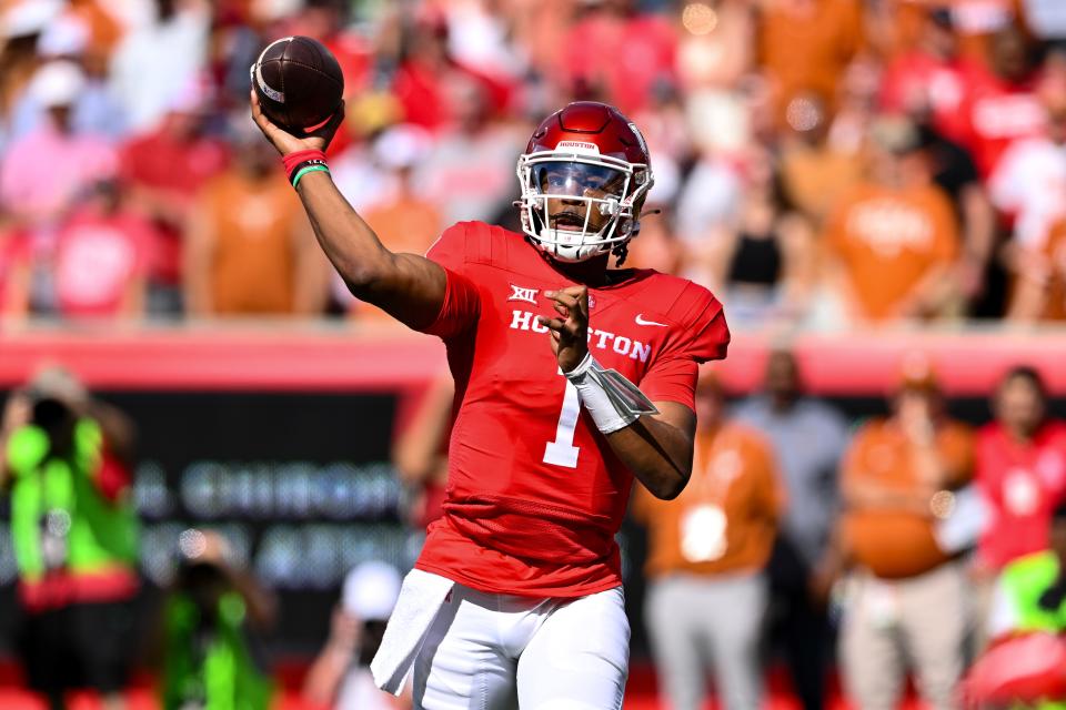 Oct 21, 2023; Houston, Texas, USA; Houston Cougars quarterback Donovan Smith (1) looks to pass the ball during the first quarter against the Texas Longhorns at TDECU Stadium. Mandatory Credit: Maria Lysaker-USA TODAY Sports