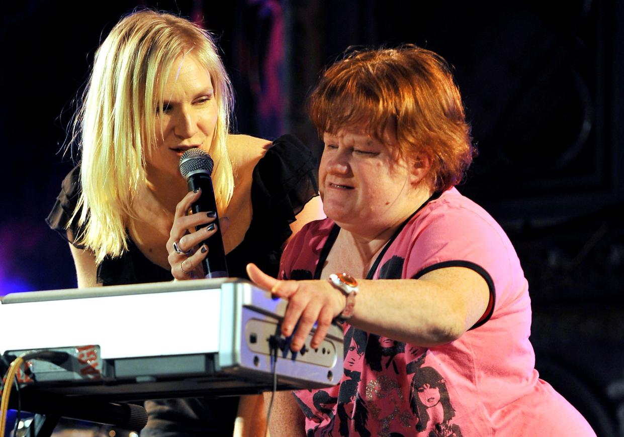 Jo Whiley and her sister Frances in 2009. (PA)