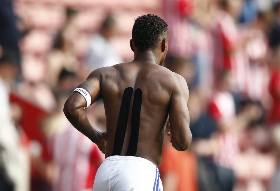 Football Soccer Britain - Southampton v Sunderland - Premier League - St Mary's Stadium - 27/8/16 Sunderland's Jermain Defoe at full time Reuters / Peter Nicholls Livepic EDITORIAL USE ONLY. No use with unauthorized audio, video, data, fixture lists, club/league logos or "live" services. Online in-match use limited to 45 images, no video emulation. No use in betting, games or single club/league/player publications. Please contact your account representative for further details.