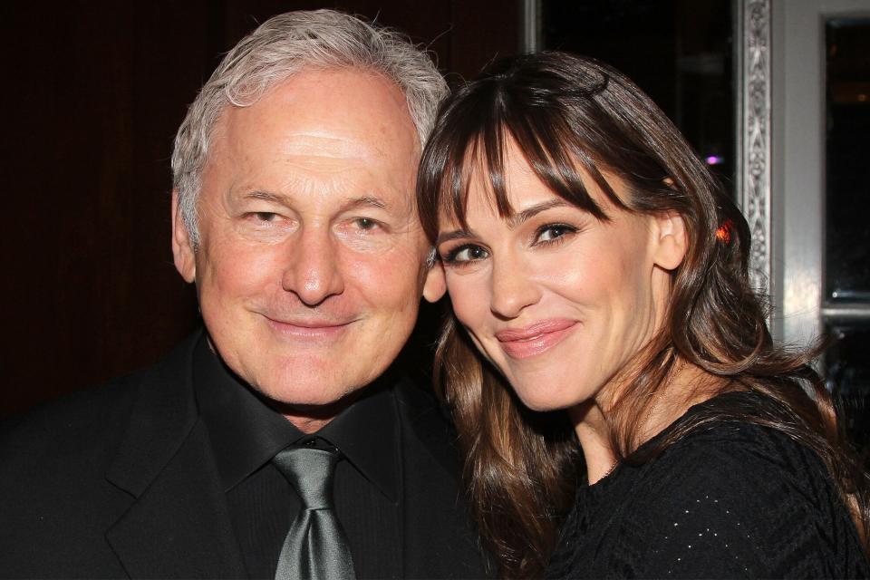 Victor Garber and Jennifer Garner