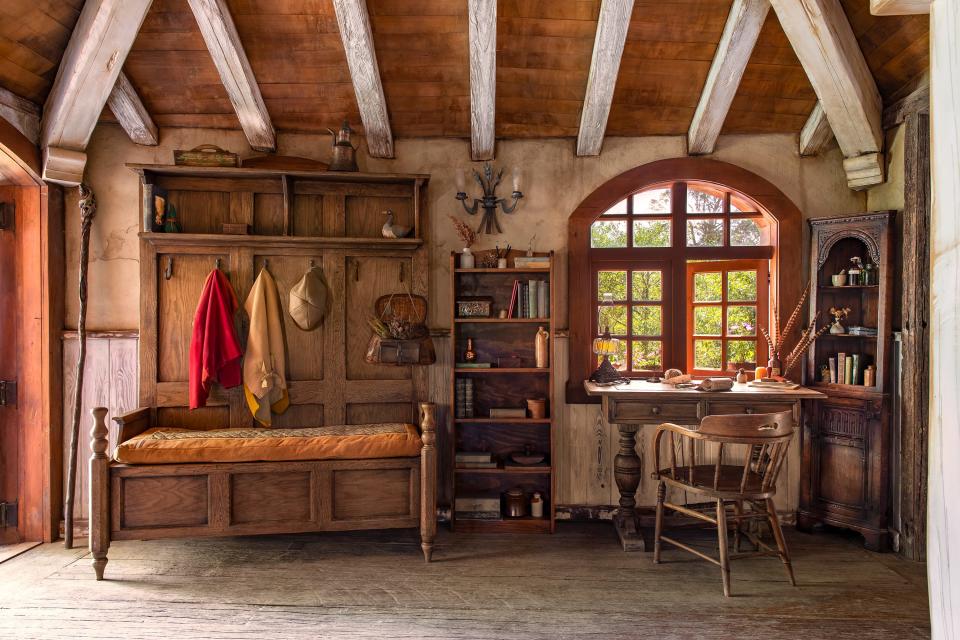 hobbiton airbnb