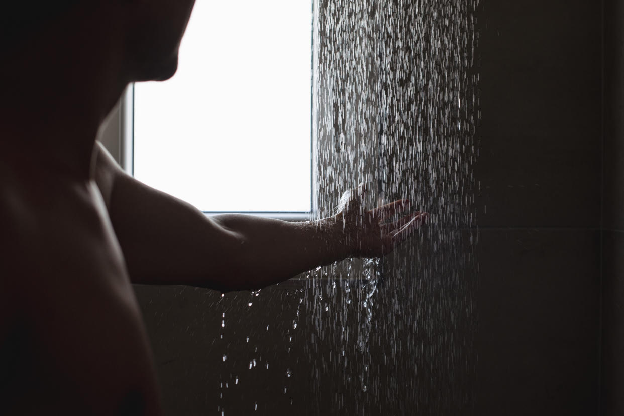 No es un mito que es peligroso tomar una ducha durante una tormenta. (Getty Creative)