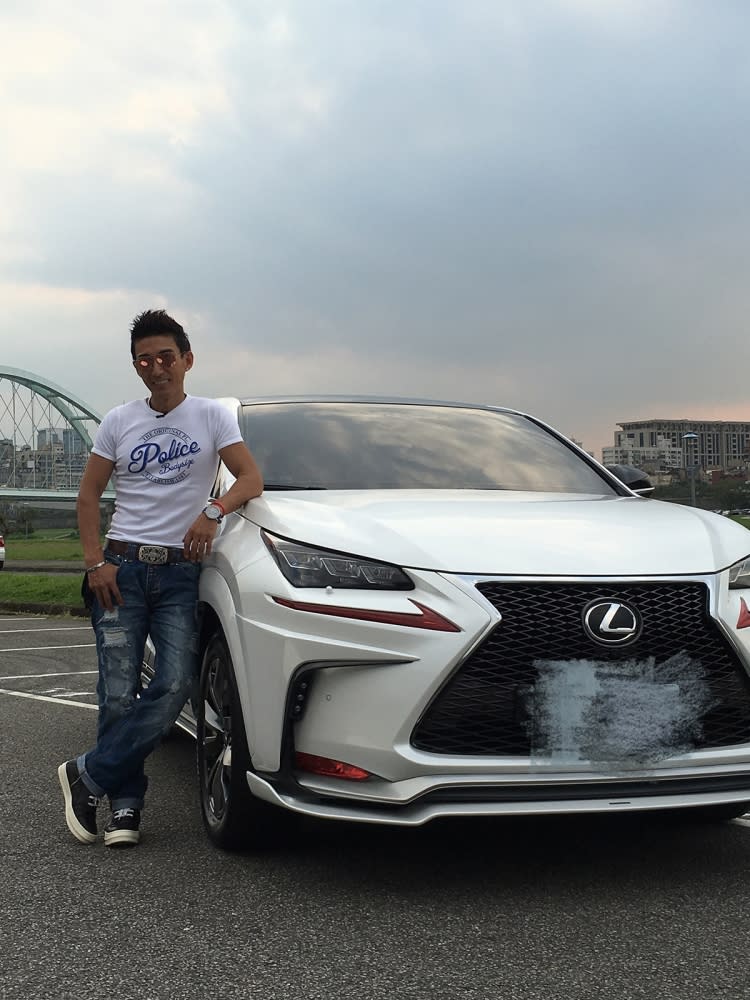 潘若迪為了外型和牌照稅，從Lexus RX350換成NX200t，而3.5的RX350馬力竟比2.0的NX200t小。（圖／艾迪昇提供）