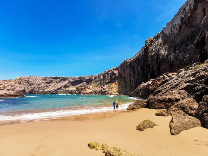 In the western Algarve near Sagres, you sometimes have a beach to yourself. The beaches in this Portugues region are some of the best in the world, according to ratings on Tripadvisor. Geraldine Friedrich/dpa