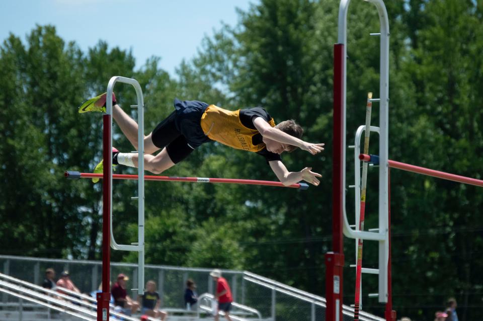 Hillsdale Hornet Dawson Adams competes in the pole vault event