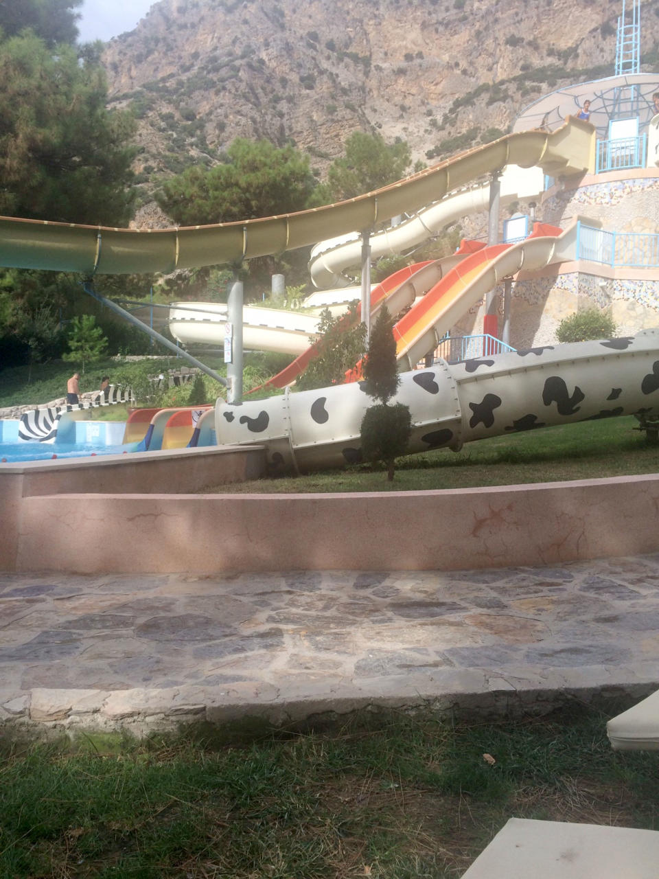 Jemma Joslyn was “squashed” on the waterslide at the five-star hotel. Source: Caters