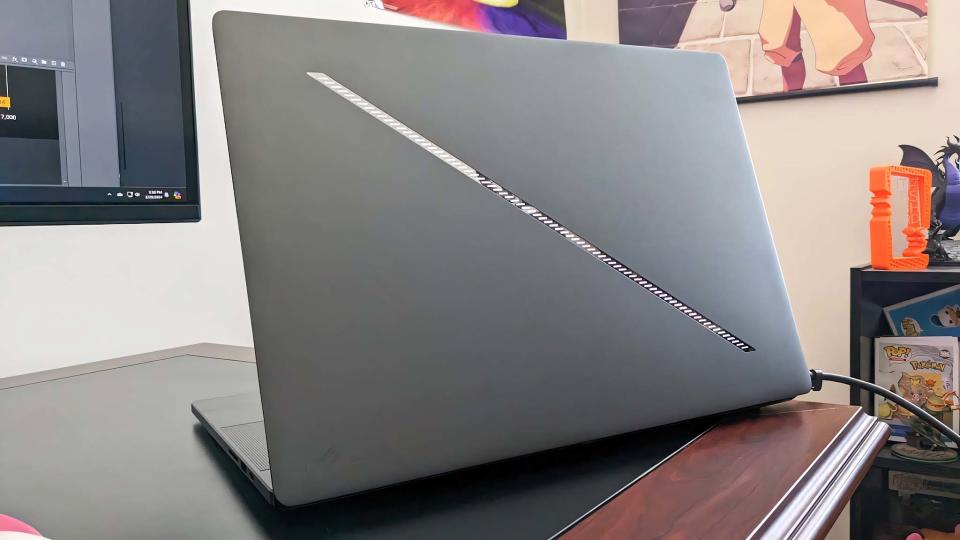 ASUS ROG Zephyrus G16 Slash Lighting.