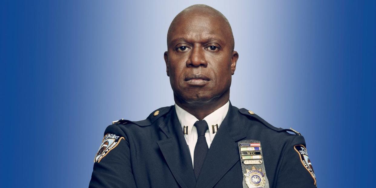 brooklyn nine nine star andre braugher as captain raymond holt