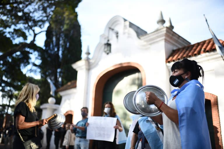 Protesta #17A frente a la quinta de Olivos