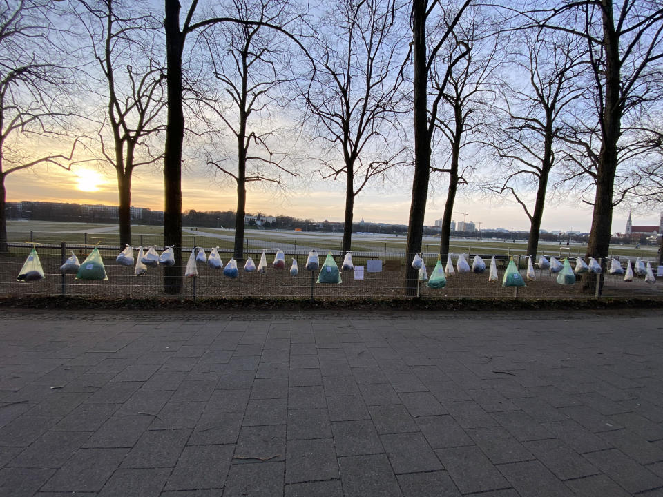 Gabenzäune - wie hier auf der Münchner Theresienwiese - schaffen ein zusätzliches Infektionsrisiko. (Bild: Anne Borchardt / Yahoo Style)