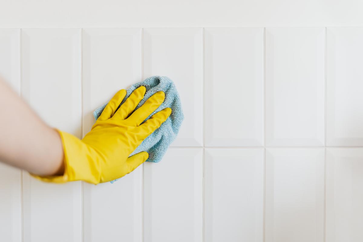 Deep cleaned the dishpit floors using our brand new grout brush! Before  this they were using just a deck brush and that doesn't get into the grout  lines as well. This floor