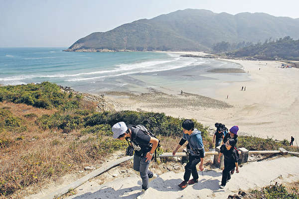 當局指大浪西灣納入郊野公園後，村民仍可申建丁屋。（資料圖片）