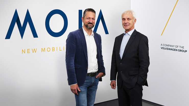 VW spielt bei modernen Fahrdienstleistungen per App nur eine untergeordnete Rolle. Das soll sich ändern: Im Interview erklärt Ole Harms, wie er mit der neuen Marke Moia einen Mobilitätsdienstleister aufbauen will.