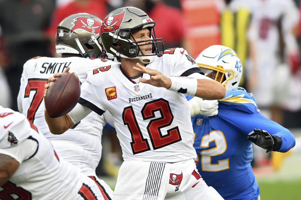 Tampa Bay Buccaneers quarterback Tom Brady (12) will try to help his team improve to 4-1 on Thursday night. (AP Photo/Jason Behnken)