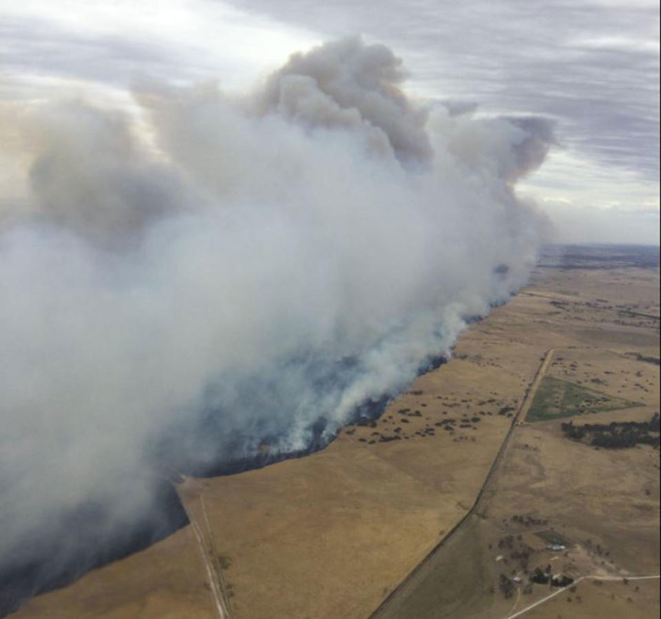 The CFS are currently fighting an out of control bushfire at Blackford which is heading towards Lucindale. Source: Twitter/CFSAlerts