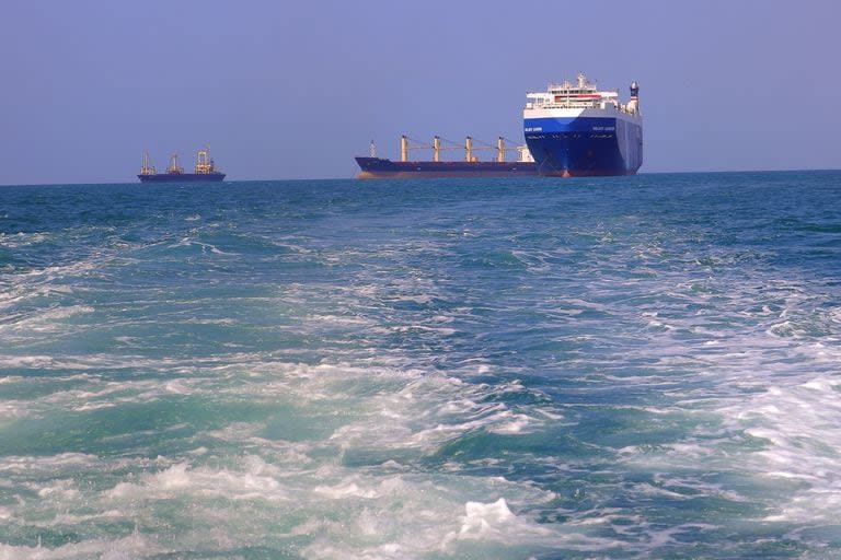 Un buque tomado por los hutíes en el Mar Rojo