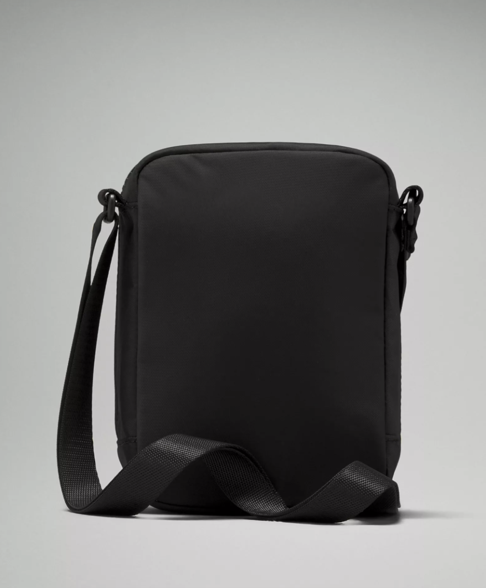 Lululemon Easy Access Crossbody Bag 1.5L (Photo via Lululemon)