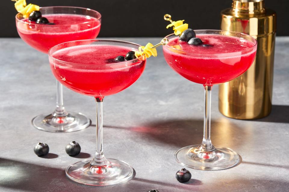 29 Valentine's Day Cocktails That Are Sure To Have You Drunk In Love