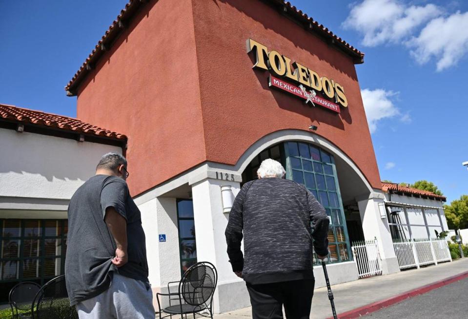 Customers arrive at the Toledo’s Mexican restaurant location on Shaw Avenue in Clovis Tuesday, March 26, 2024 .