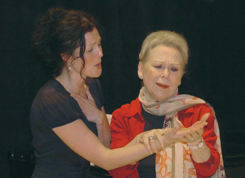 Leah Partridge (izq) y Renata Scotto durante un ensayo de ‘La Somnambula’.