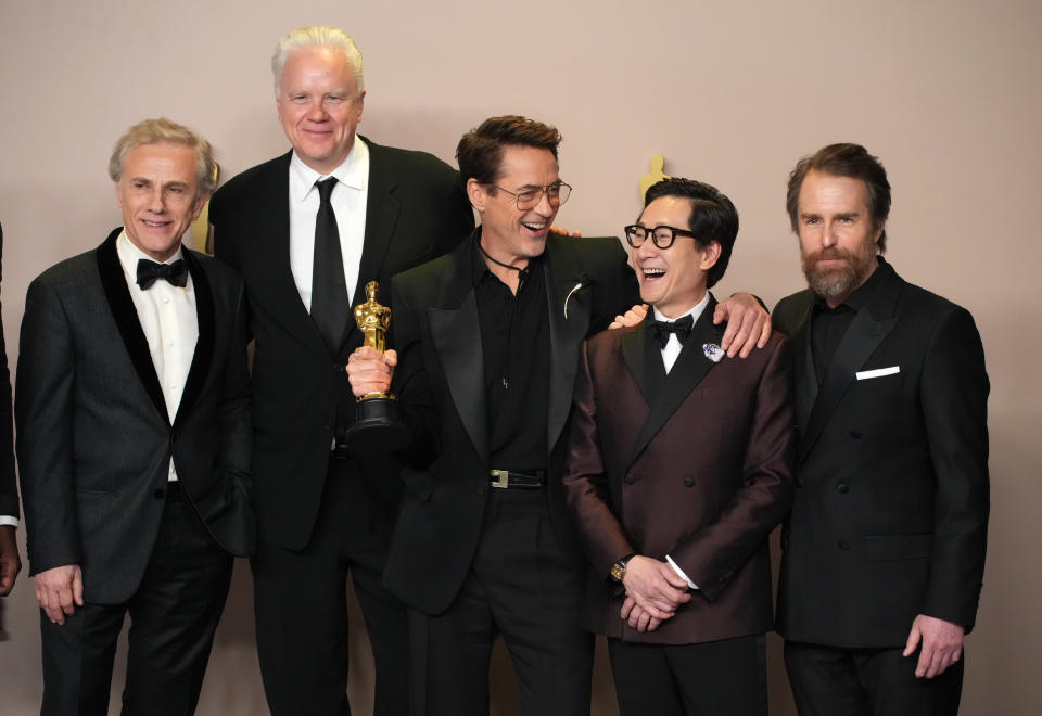 HOLLYWOOD, CALIFORNIA - MARCH 10: (L-R) Christoph Waltz, Tim Robbins, Robert Downey Jr., winner of the Best Actor in a Supporting Role award for “Oppenheimer”, Ke Huy Quan, and Sam Rockwell pose in the press room during the 96th Annual Academy Awards at Ovation Hollywood on March 10, 2024 in Hollywood, California. (Photo by Jeff Kravitz/FilmMagic)