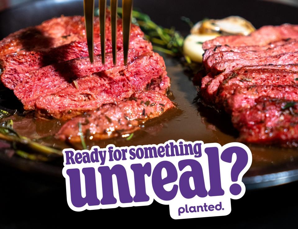 Dieses Bild verschickte Planted mit der Einladung. Was sofort auffällt: Auf anderen Produktbildern ist das Steak weniger rot. - Copyright: Planted Foods AG