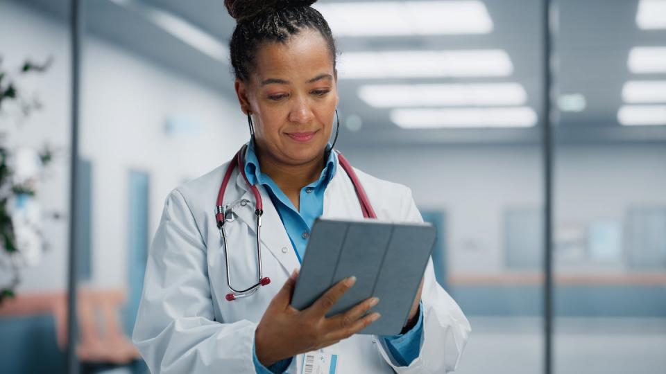 On top of the cost of development, with proprietary software, each doctor’s office as well as each hospital has to pay for its own electronic health record licence. (Shutterstock)
