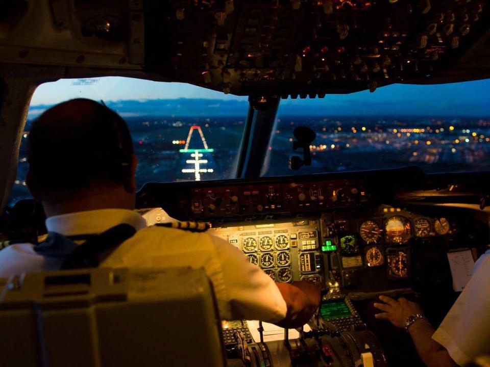 final dc-10 flight biman bangladesh airlines pilot cockpit