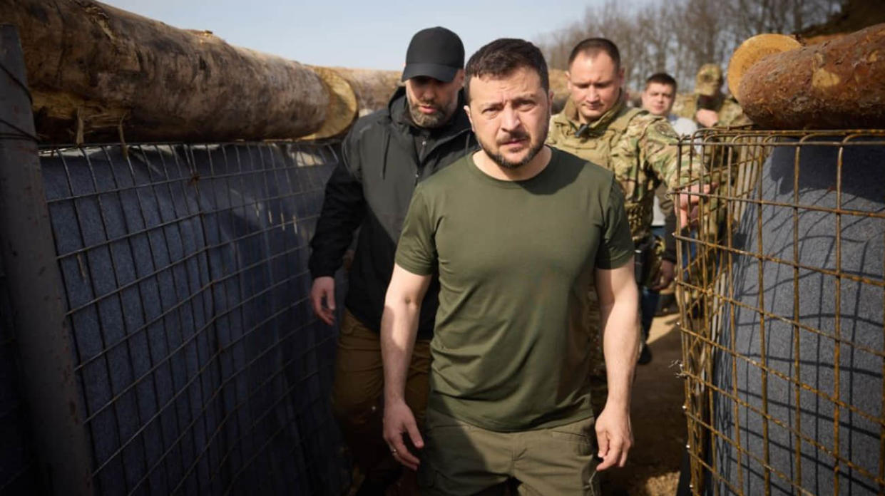 Zelenskyy and fortifications in Kharkiv Oblast. Photo: Office of the President of Ukraine