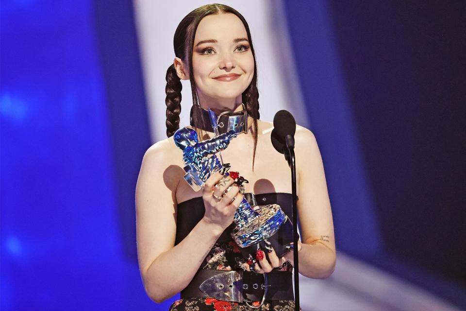 NEWARK, NEW JERSEY - AUGUST 28: Dove Cameron accepts the award for Best New Artist onstage at the 2022 MTV VMAs at Prudential Center on August 28, 2022 in Newark, New Jersey. (Photo by Theo Wargo/Getty Images for MTV/Paramount Global)