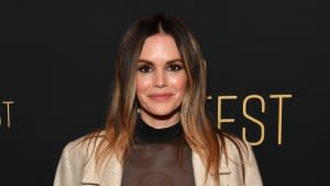 rachel-bilson-amazon-osea-mist