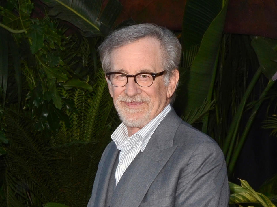 Kann für die kommenden drei Jahre aufatmen: Regie-Legende Steven Spielberg. (Bild: Carrie-nelson/Imagecollect.com)