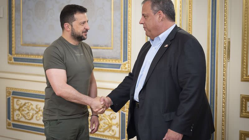 In this photo provided by the Ukrainian Presidential Press Office, Ukrainian President Volodymyr Zelenskyy, left, and Republican presidential candidate and former New Jersey Gov. Chris Christie shake hands during their meeting in Kyiv, Ukraine, Friday, Aug. 4, 2023.