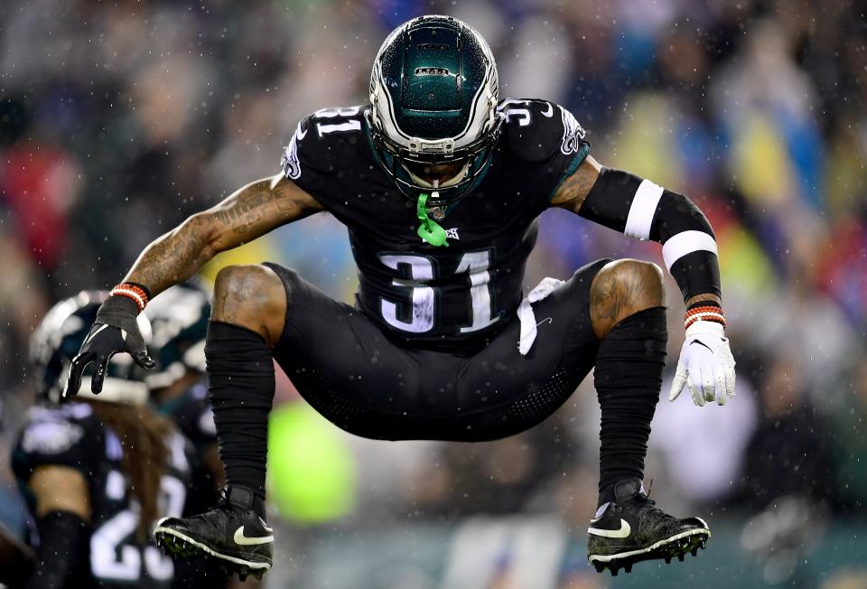 PHILADELPHIA, PENNSYLVANIA - DECEMBER 09: Cornerback Jalen Mills #31 of the Philadelphia Eagles stretches during a timeout in the third quarter of the game against the New York Giants at Lincoln Financial Field on December 09, 2019 in Philadelphia, Pennsylvania. (Photo by Emilee Chinn/Getty Images)