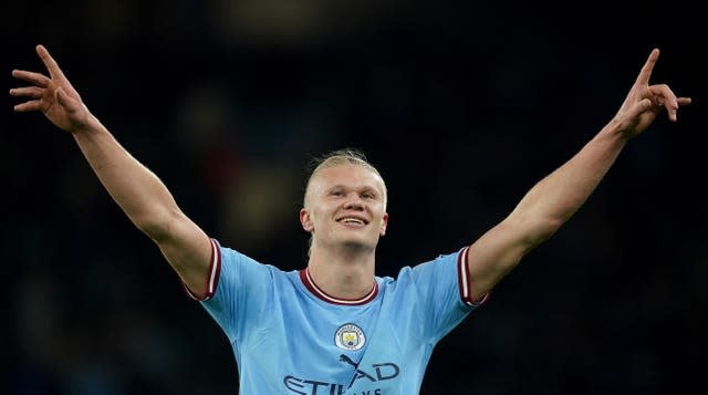 El delantero del Manchester City Erling Haaland celebra