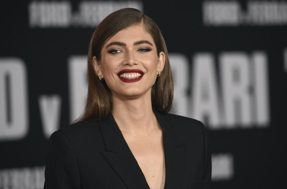 Valentina Sampaio ha postato su Instagram l'immagine della copertina di "Sports Illustrated"in cui appare in bikini. La 23enne brasiliana è stata la prima modella trans protagonista di una campagna di "Victoria's Secret" e la prima ad apparire sulla copertina di "Vogue Paris". (Photo by Chris Pizzello/Invision/AP)